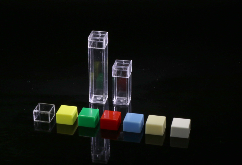 Dose transparent 9 x 9 x 24 mm